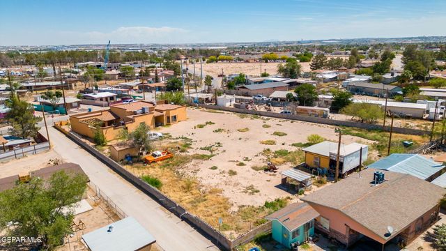 248 S Moon Road, Socorro, TX 79927