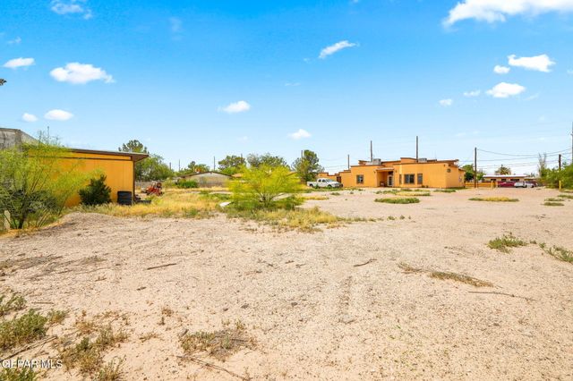 248 S Moon Road, Socorro, TX 79927