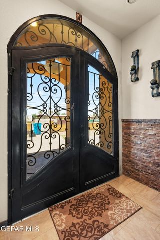 248 S Moon Road, Socorro, TX 79927