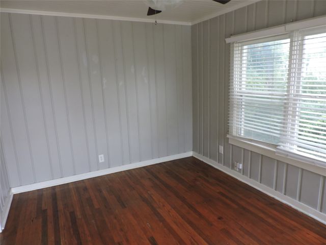 2300 W Lowden Street, Fort Worth, TX 76110
