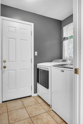 5242 Loch Leven Dr, Pollock Pines, CA 95726