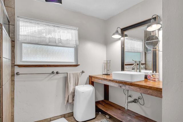 5242 Loch Leven Dr, Pollock Pines, CA 95726