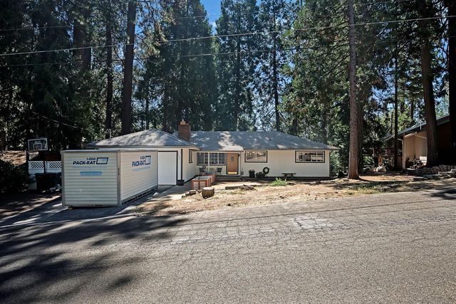 5242 Loch Leven Dr, Pollock Pines, CA 95726