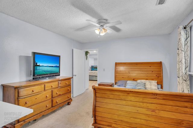 5242 Loch Leven Dr, Pollock Pines, CA 95726