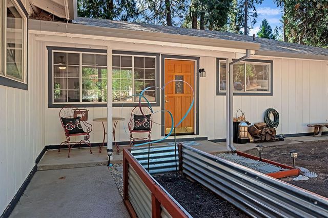 5242 Loch Leven Dr, Pollock Pines, CA 95726