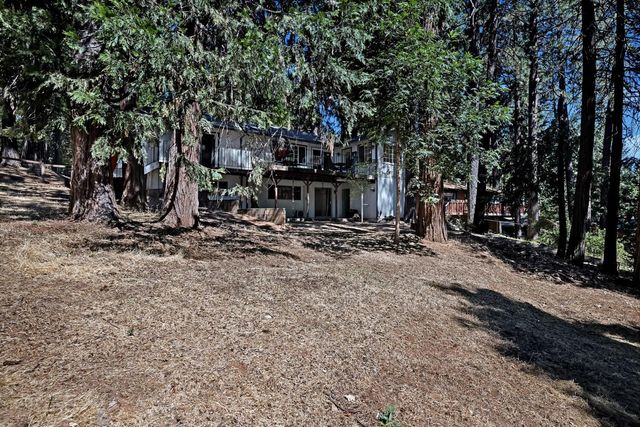 5242 Loch Leven Dr, Pollock Pines, CA 95726