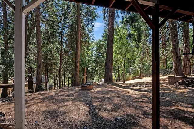 5242 Loch Leven Dr, Pollock Pines, CA 95726