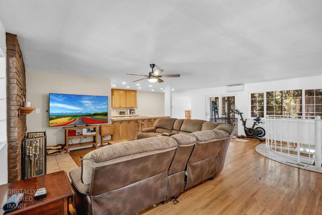 5242 Loch Leven Dr, Pollock Pines, CA 95726