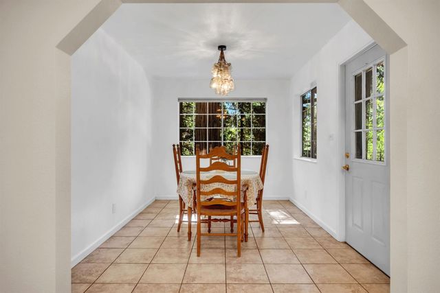 5242 Loch Leven Dr, Pollock Pines, CA 95726