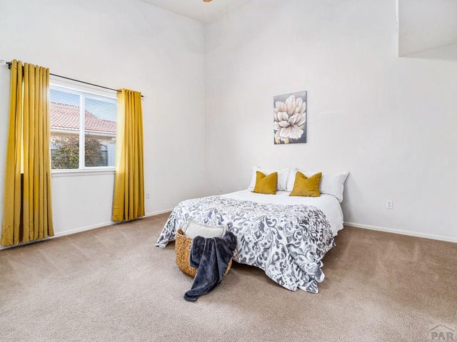 1044 Willowcrest Dr, Pueblo, CO 81005