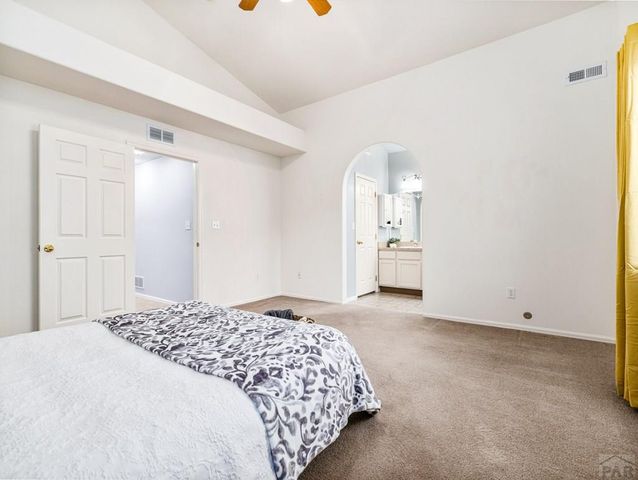 1044 Willowcrest Dr, Pueblo, CO 81005