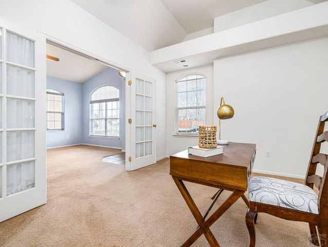 1044 Willowcrest Dr, Pueblo, CO 81005