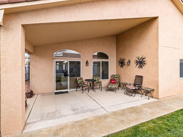 1044 Willowcrest Dr, Pueblo, CO 81005