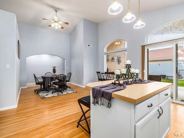 1044 Willowcrest Dr, Pueblo, CO 81005