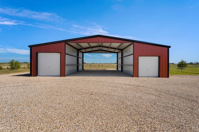 8910 N F M 1729, Idalou, TX 79329