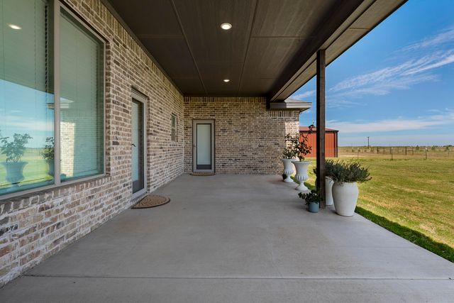 8910 N F M 1729, Idalou, TX 79329