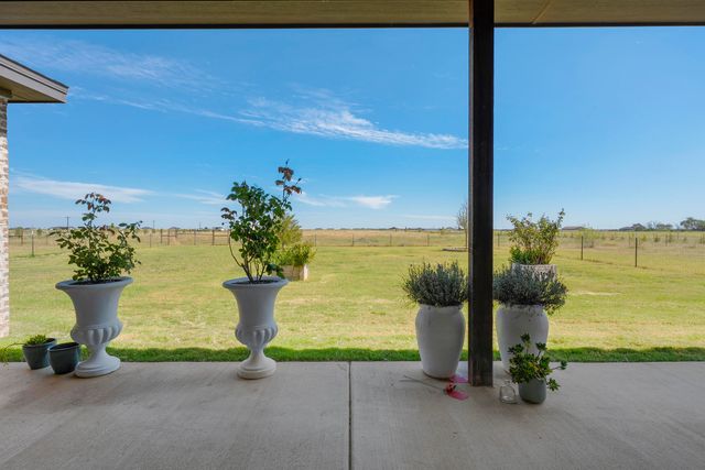 8910 N F M 1729, Idalou, TX 79329