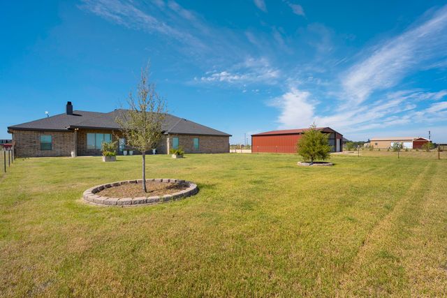 8910 N F M 1729, Idalou, TX 79329