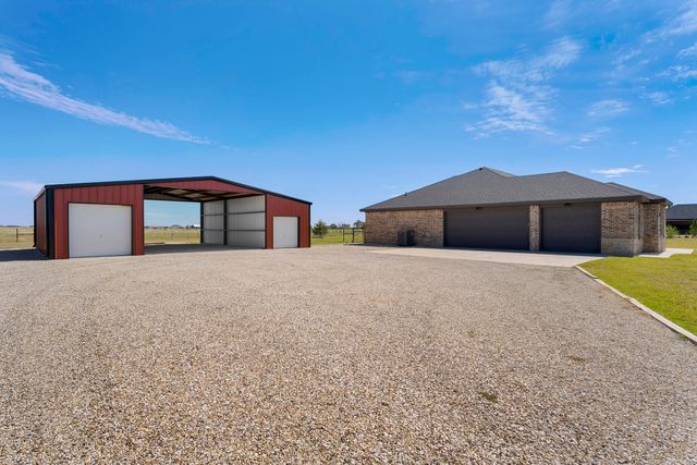 8910 N F M 1729, Idalou, TX 79329