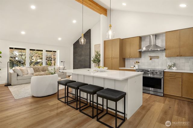 8820 194th Street SW, Edmonds, WA 98026
