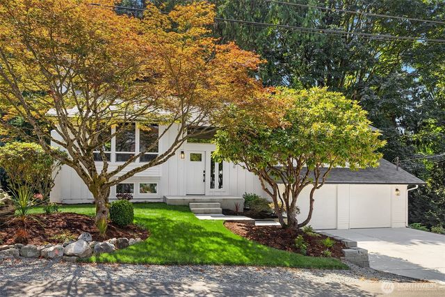 8820 194th Street SW, Edmonds, WA 98026