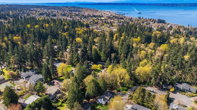 8820 194th Street SW, Edmonds, WA 98026