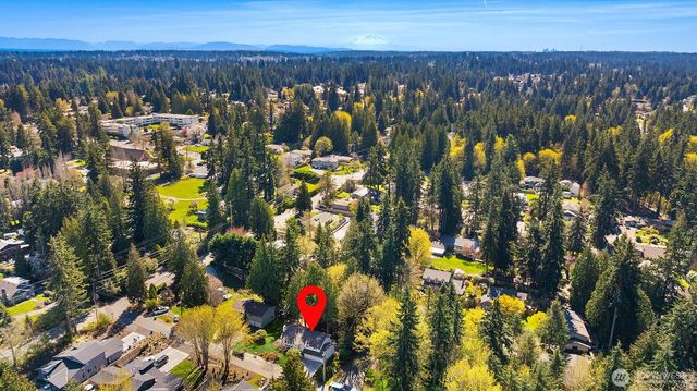 8820 194th Street SW, Edmonds, WA 98026
