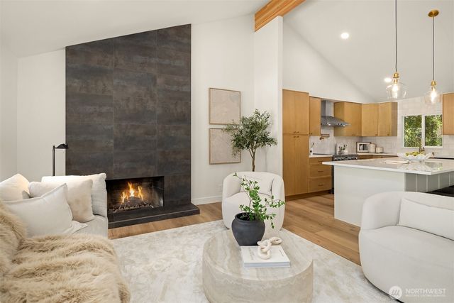 8820 194th Street SW, Edmonds, WA 98026