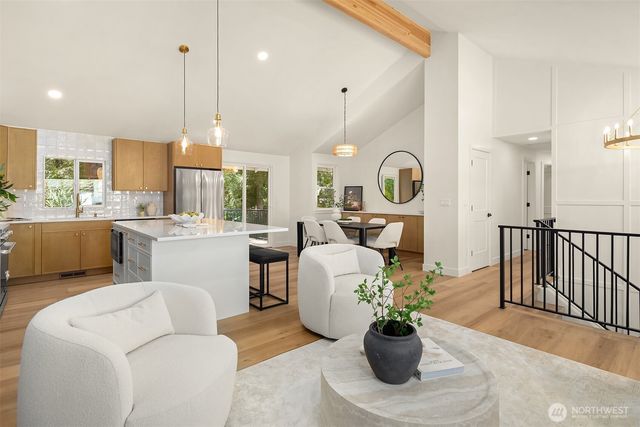 8820 194th Street SW, Edmonds, WA 98026