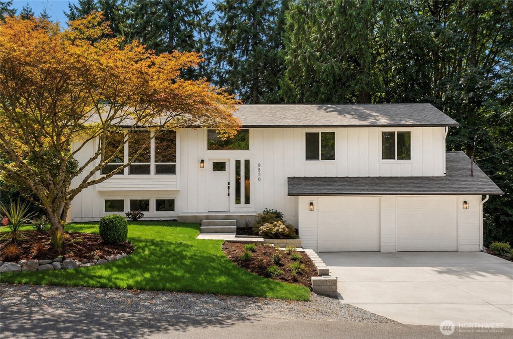 8820 194th Street SW, Edmonds, WA 98026