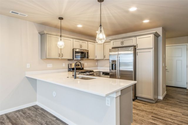 7021 Harlan Eddy Drive SW, Cedar Rapids, IA 52404