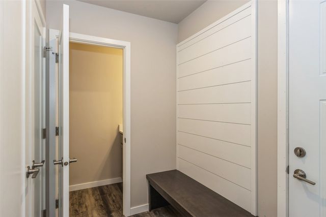 7021 Harlan Eddy Drive SW, Cedar Rapids, IA 52404