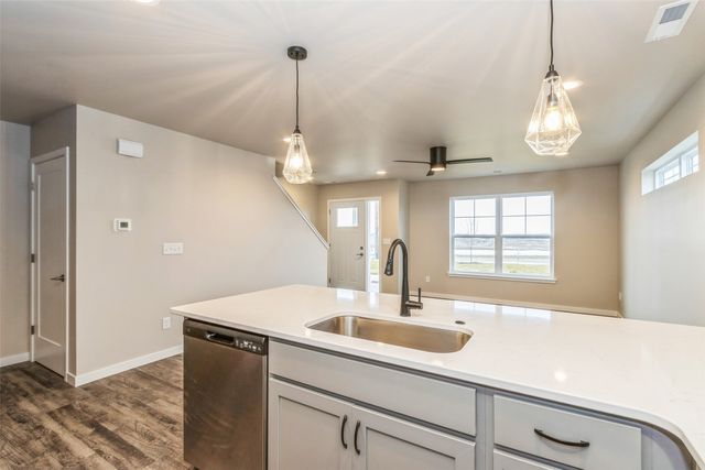 7021 Harlan Eddy Drive SW, Cedar Rapids, IA 52404