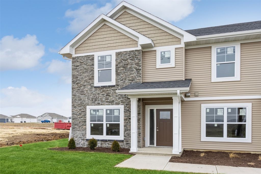 7021 Harlan Eddy Drive SW, Cedar Rapids, IA 52404