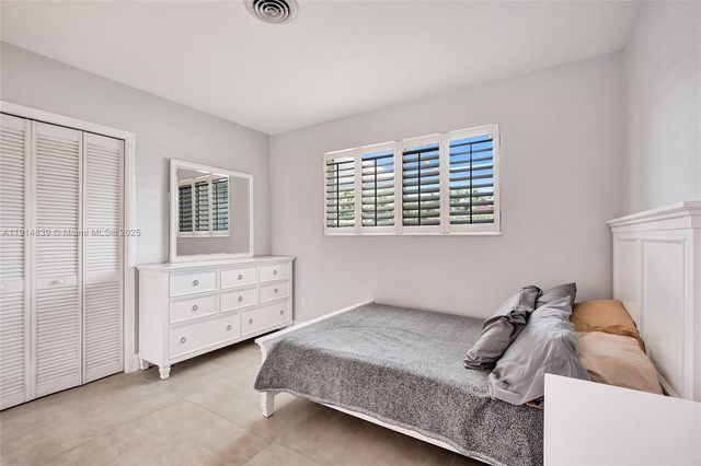 1940 NE 185th Ter, North Miami Beach, FL 33179