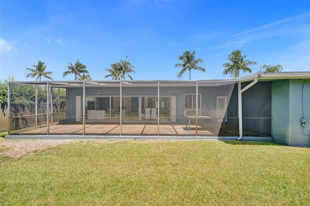 1940 NE 185th Ter, North Miami Beach, FL 33179