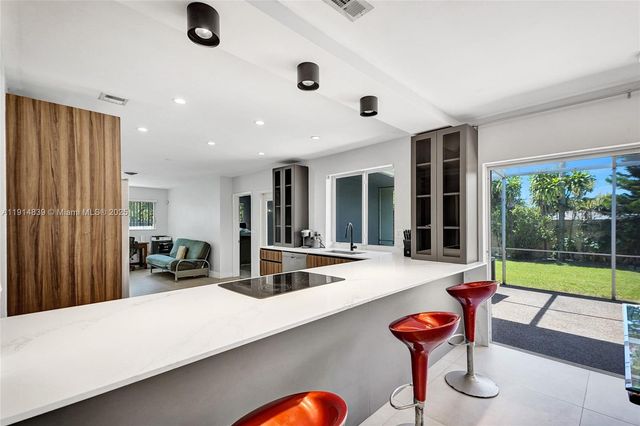 1940 NE 185th Ter, North Miami Beach, FL 33179