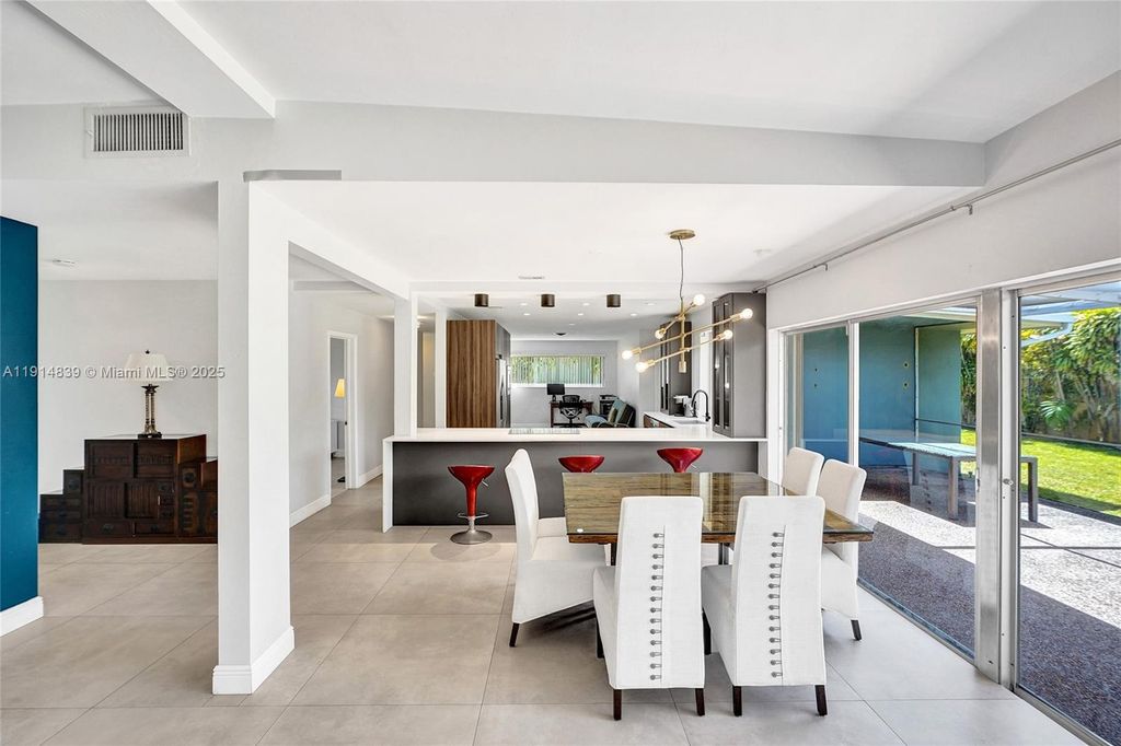 1940 NE 185th Ter, North Miami Beach, FL 33179