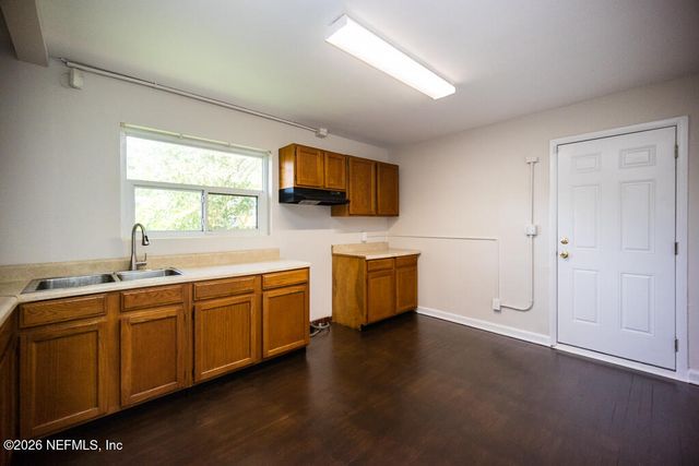 1794 ROGERO Road B, Jacksonville, FL 32211