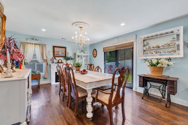 17 Walnut Road, Kings Park, NY 11754