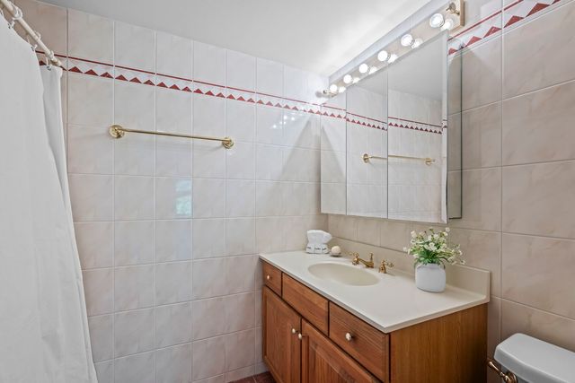 2100 Valencia Drive 308B, Northbrook, IL 60062