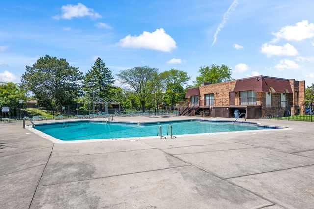 2100 Valencia Drive 308B, Northbrook, IL 60062