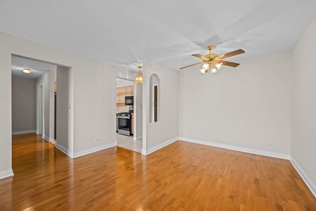 2100 Valencia Drive 308B, Northbrook, IL 60062