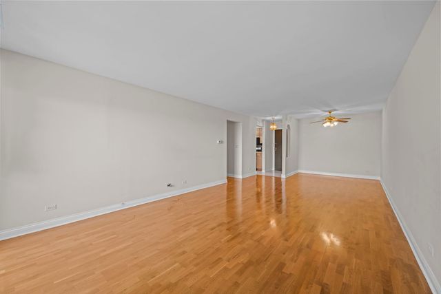 2100 Valencia Drive 308B, Northbrook, IL 60062