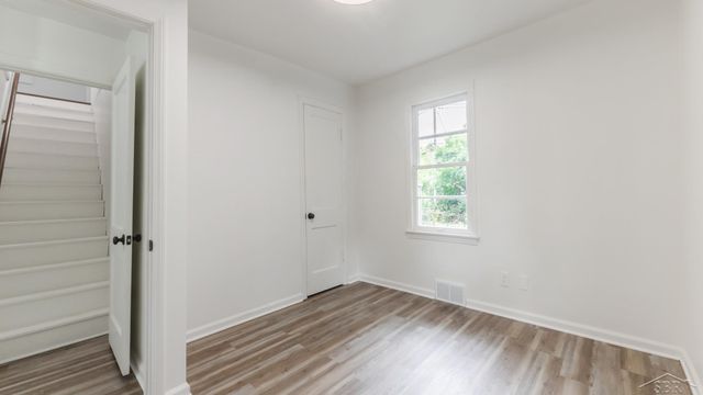 1602 W Mount Hope Avenue, Lansing, MI 48910