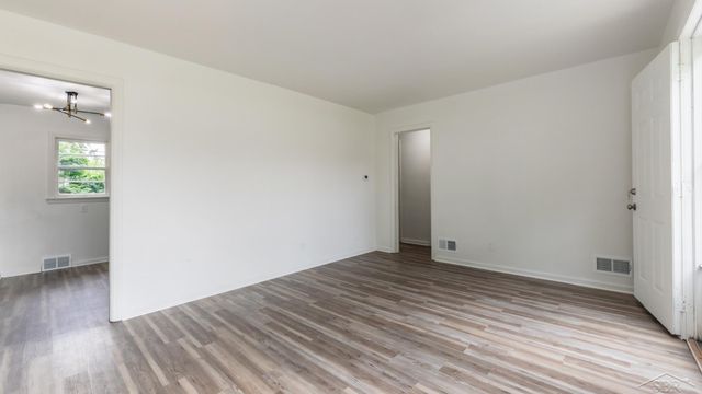 1602 W Mount Hope Avenue, Lansing, MI 48910