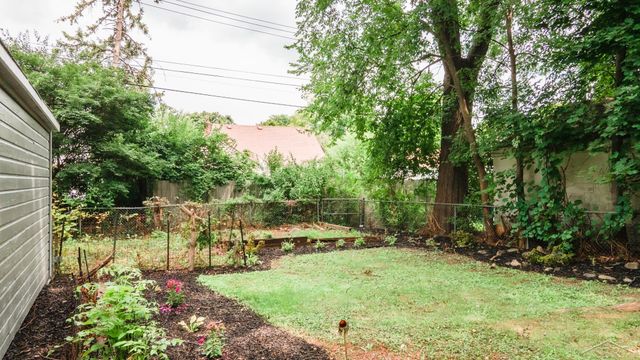 1602 W Mount Hope Avenue, Lansing, MI 48910