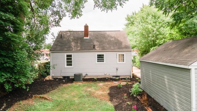 1602 W Mount Hope Avenue, Lansing, MI 48910