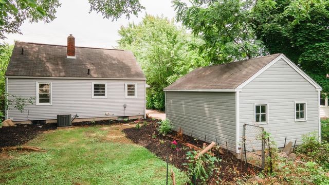 1602 W Mount Hope Avenue, Lansing, MI 48910