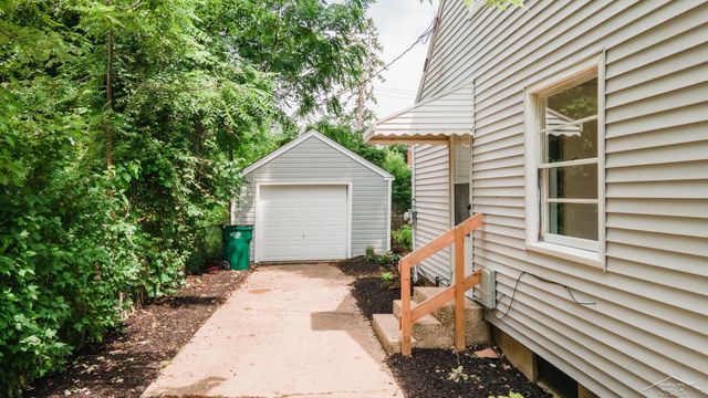 1602 W Mount Hope Avenue, Lansing, MI 48910